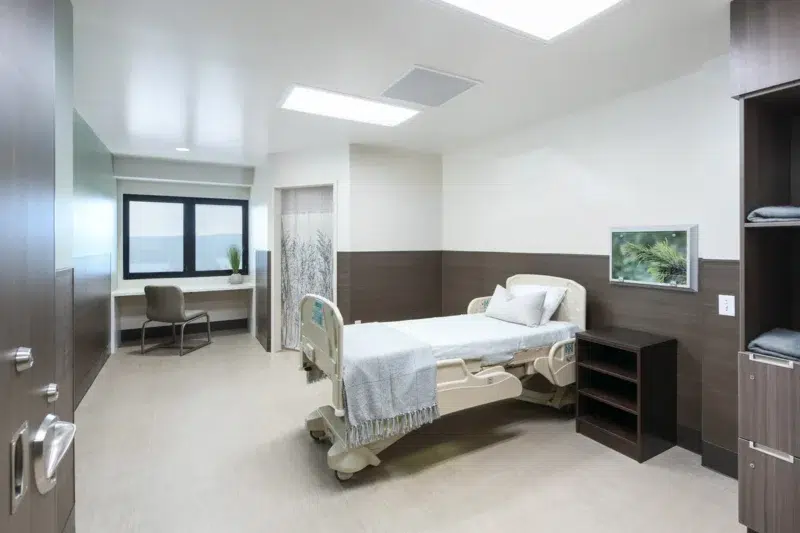 RS14638_2018-290-Summit-Health-Regional-Medical-Center-5th-Floor-Behavioral-Suite-009-scr-1-jpg